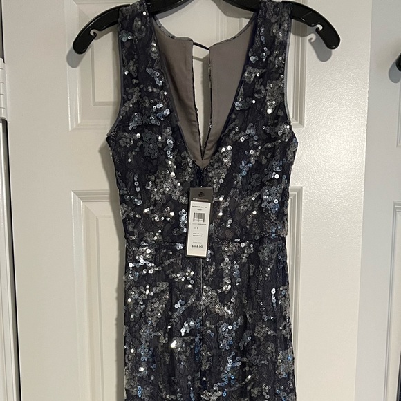 BCBGMAXAZRIA Hanna Sleeveless Sequined Gown Size 0 NWT - Picture 3 of 7